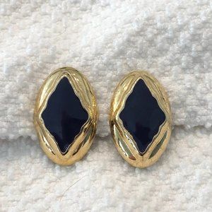 Fantastic Vintage Clip On Earrings Gold Tone w Purple Enamel
